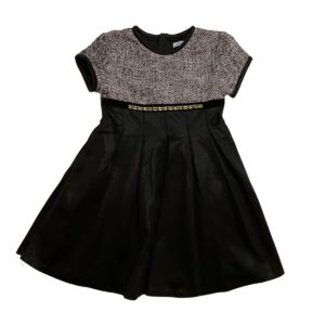 Robe, 8 ans, 128