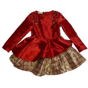 Robe de cérémonie, 8 ans